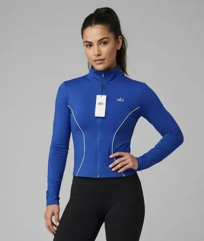 Sudadera para mujer en tela suplex deportiva con detalles de rayas a los costados.